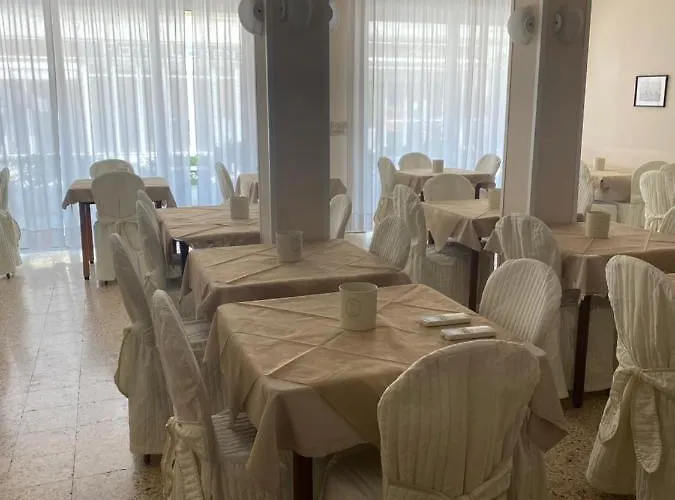 Hotel Lucciola 2*