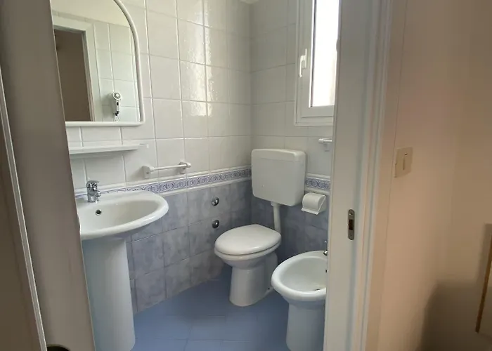 Lucciola Hotel 2*