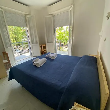 Lucciola Hotel 2*
